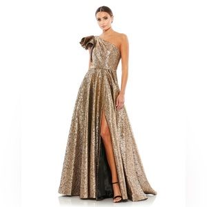 NWT - One-shoulder metallic ball gown with a thigh-high slit and pockets